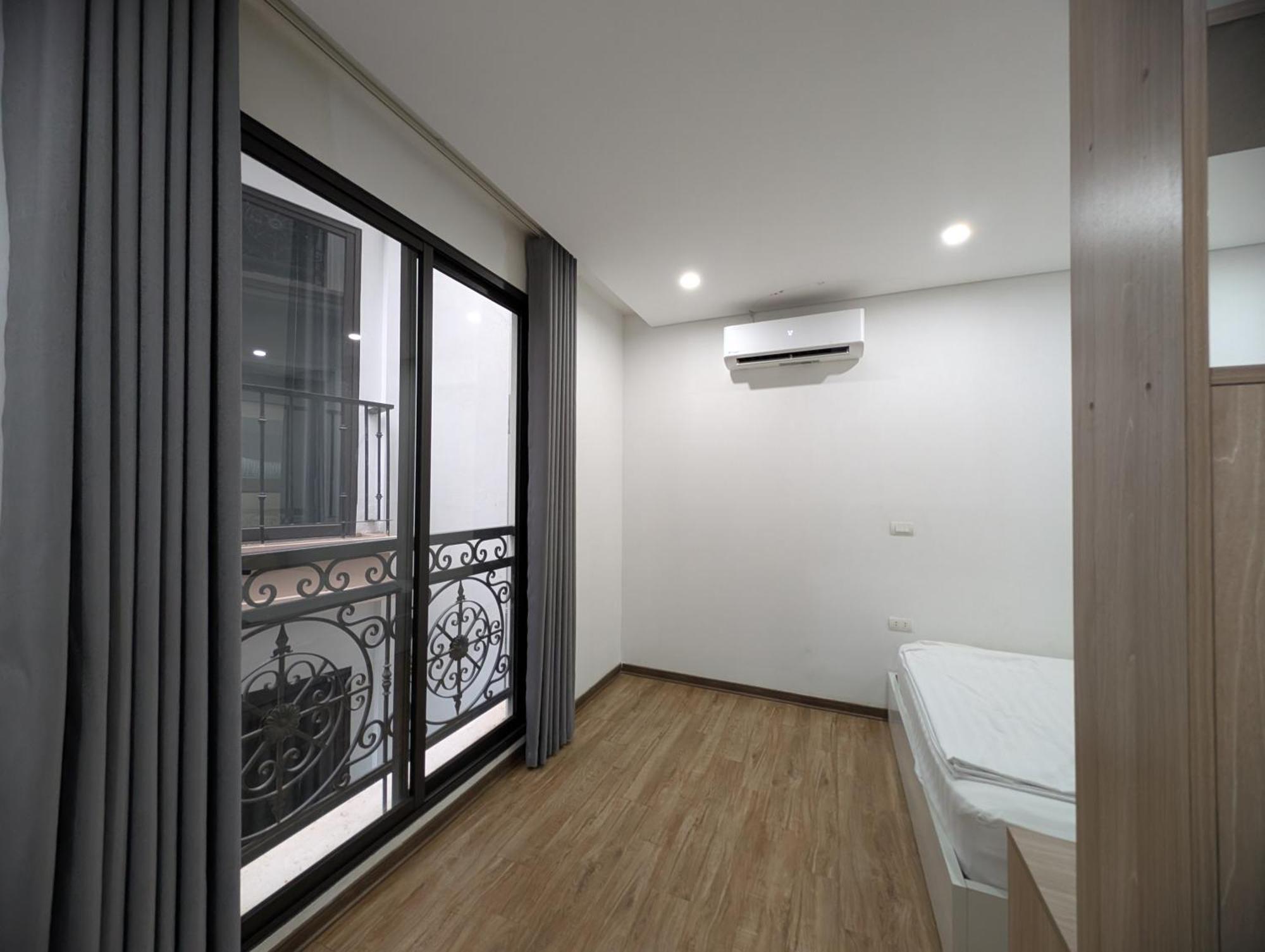 Era Apartment Lac Long Quan, Hanoi